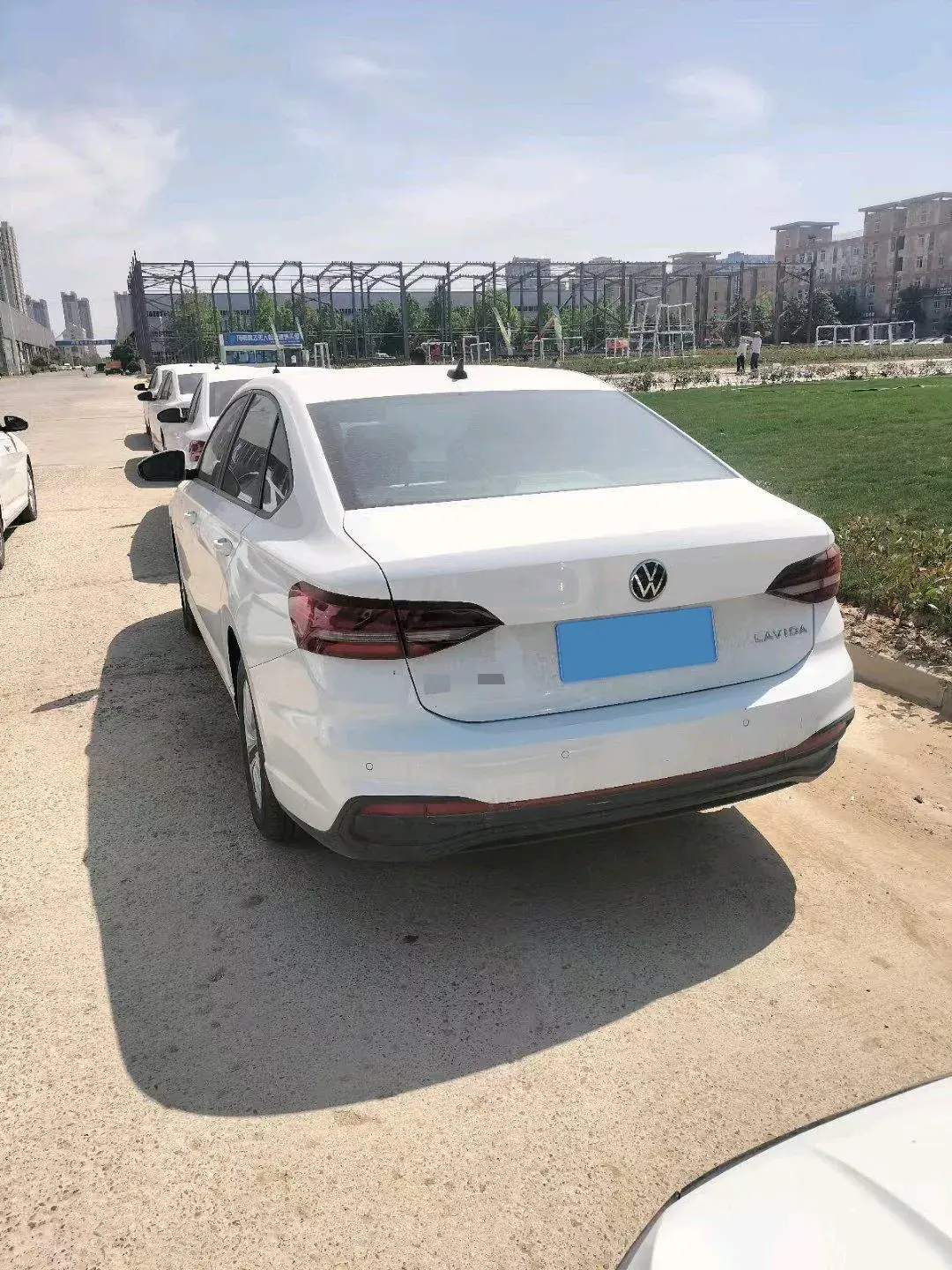 2023 VOLKSWAGEN LAVIDA thumbnail 3