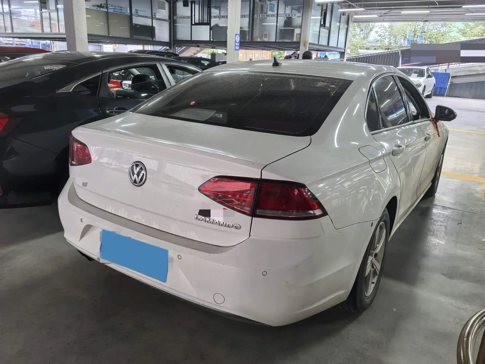2018 VOLKSWAGEN LAMANDO thumbnail 3