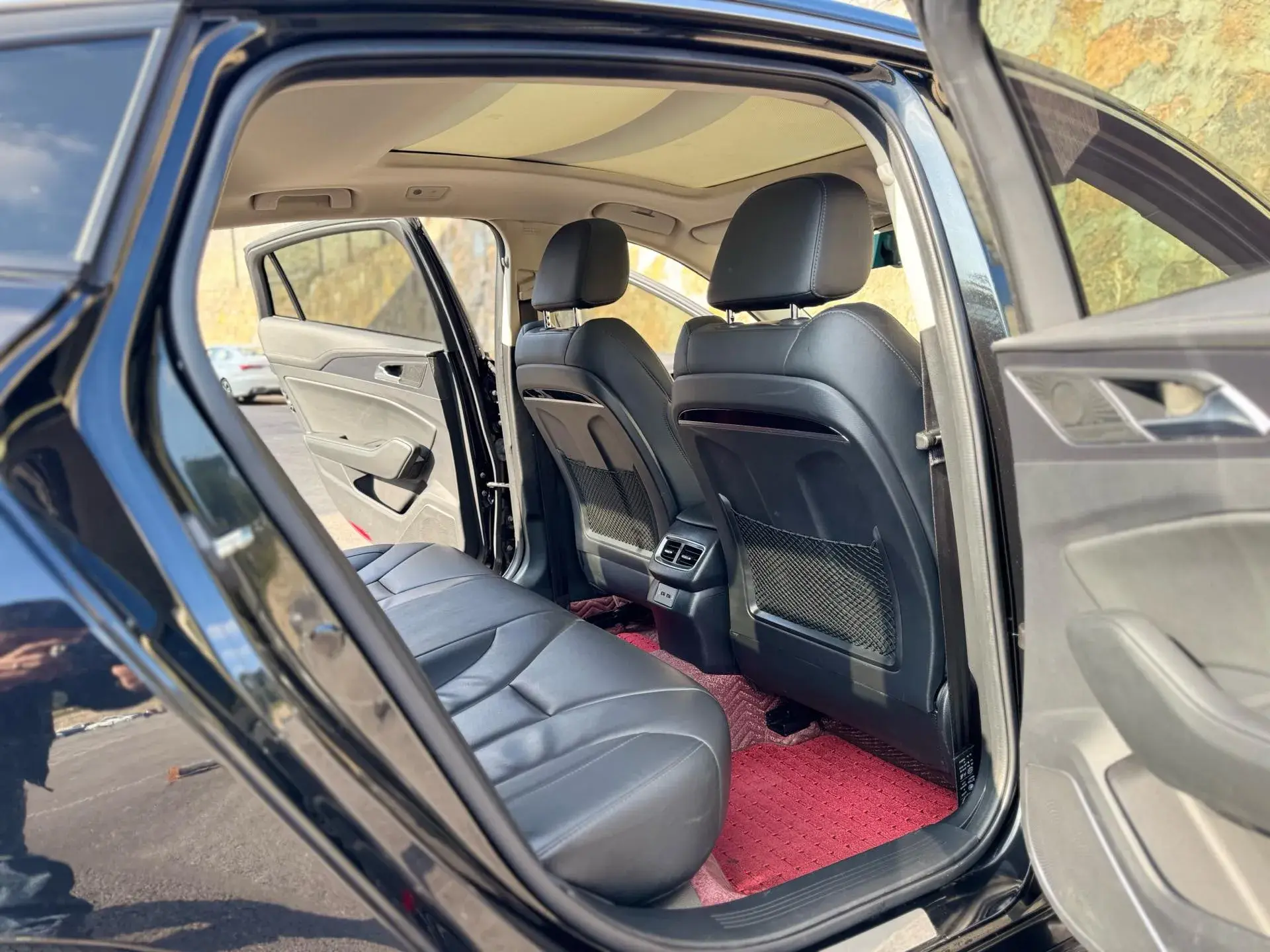 2022 HONGQI H5 thumbnail 3