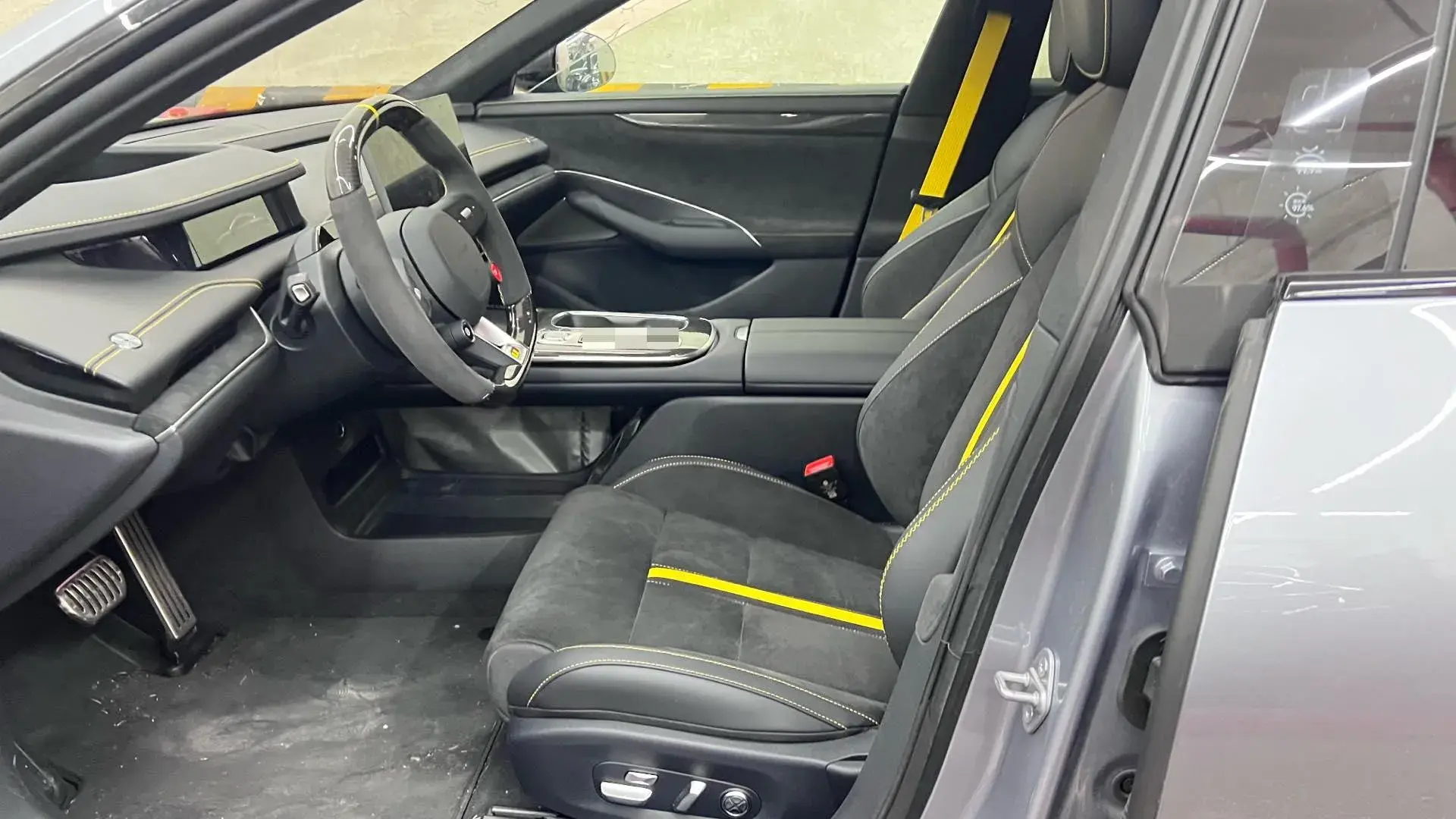 2025 MI SU7 thumbnail 4