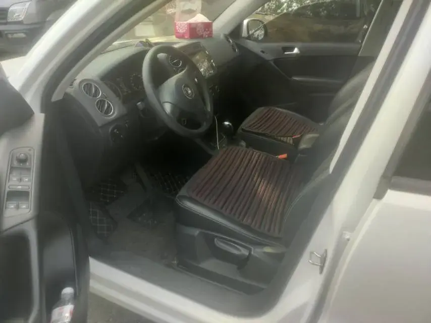 2016 VOLKSWAGEN TIGUAN thumbnail 4