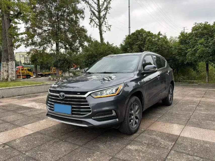 2020 BYD SONG view 1