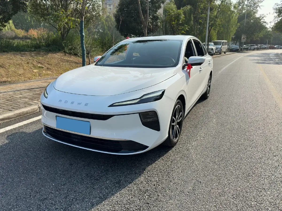 2025 Roewe D6 BEV