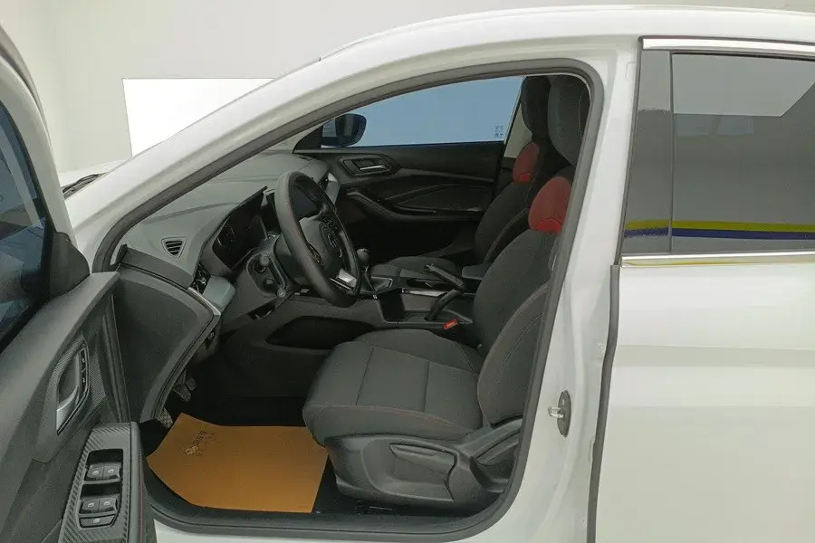 2023 MG 5 thumbnail 4