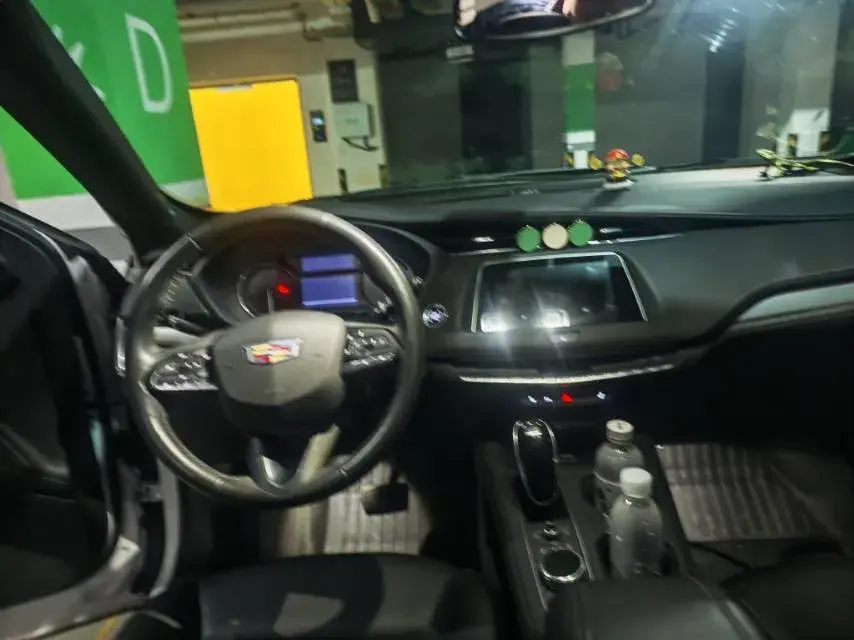 2021 CADILLAC XT4 thumbnail 4