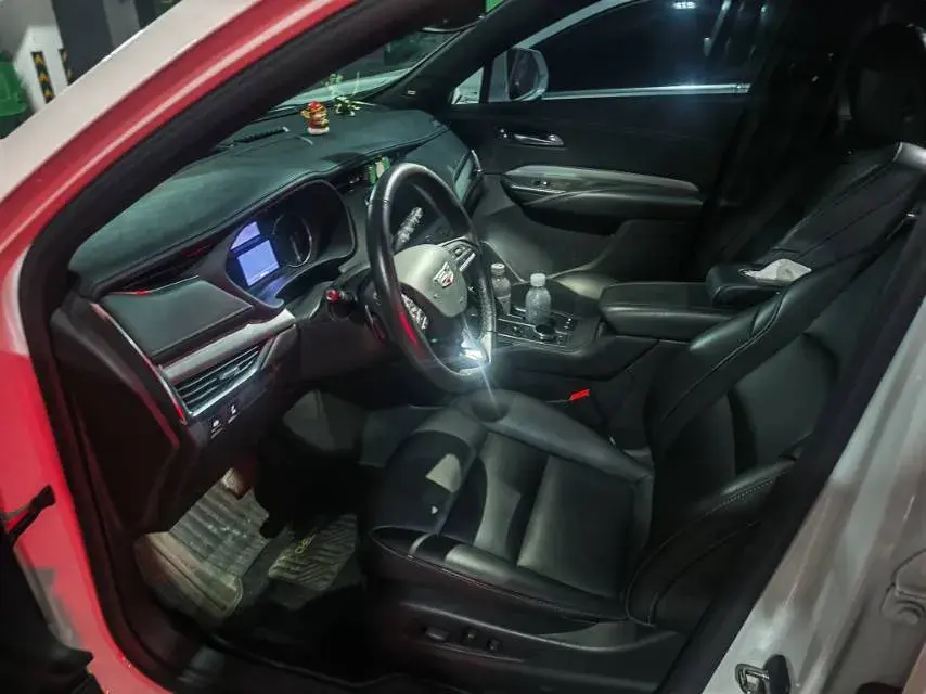 2021 CADILLAC XT4 thumbnail 2