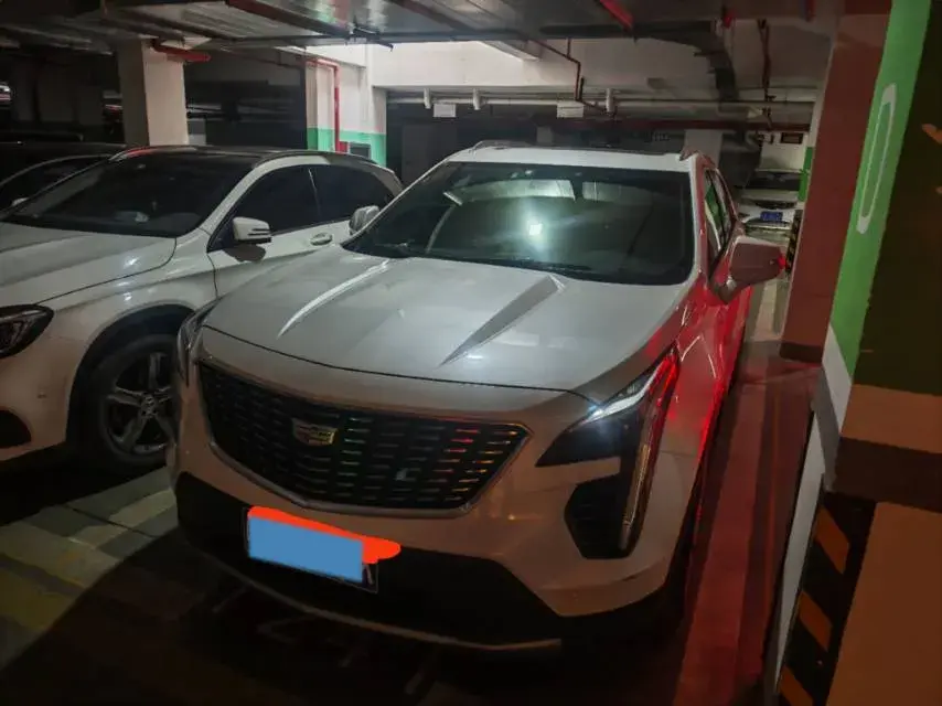 2021 CADILLAC XT4 view 1