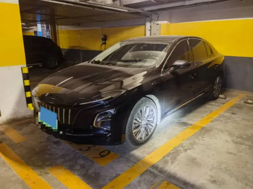 2023 HONGQI E-QM5 view 1