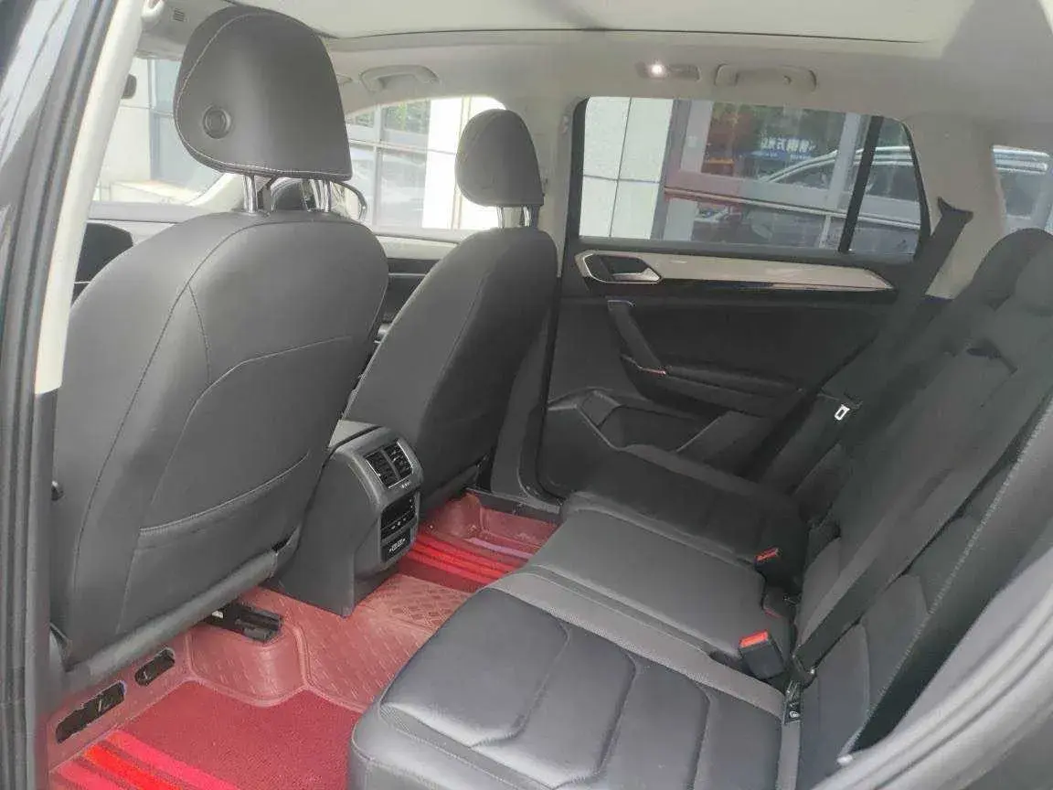 2022 VOLKSWAGEN TAYRON thumbnail 3