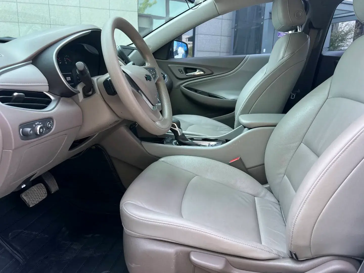 2021 CHEVROLET MALIBU thumbnail 4