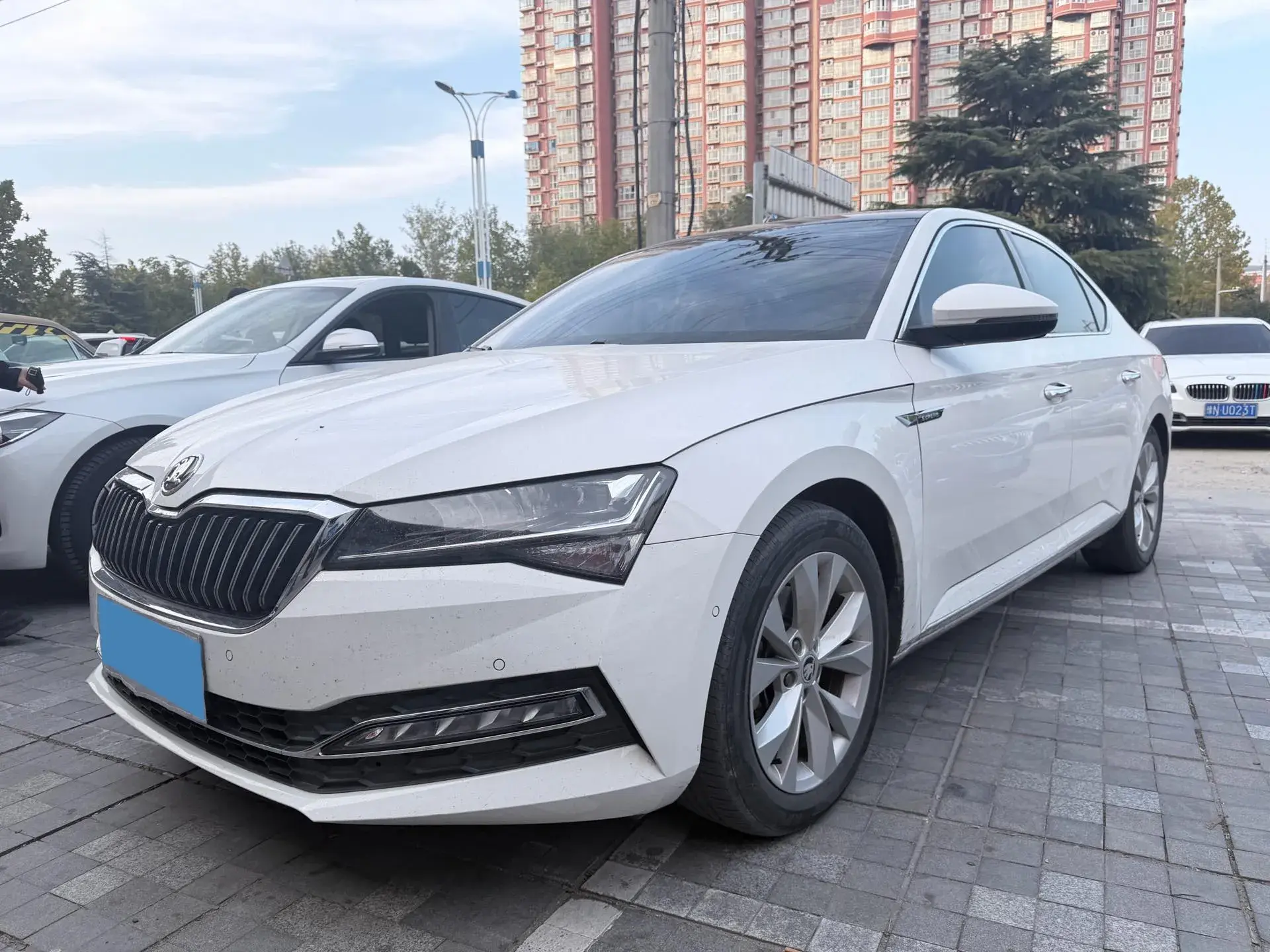 2019 SKODA SUPERB view 1