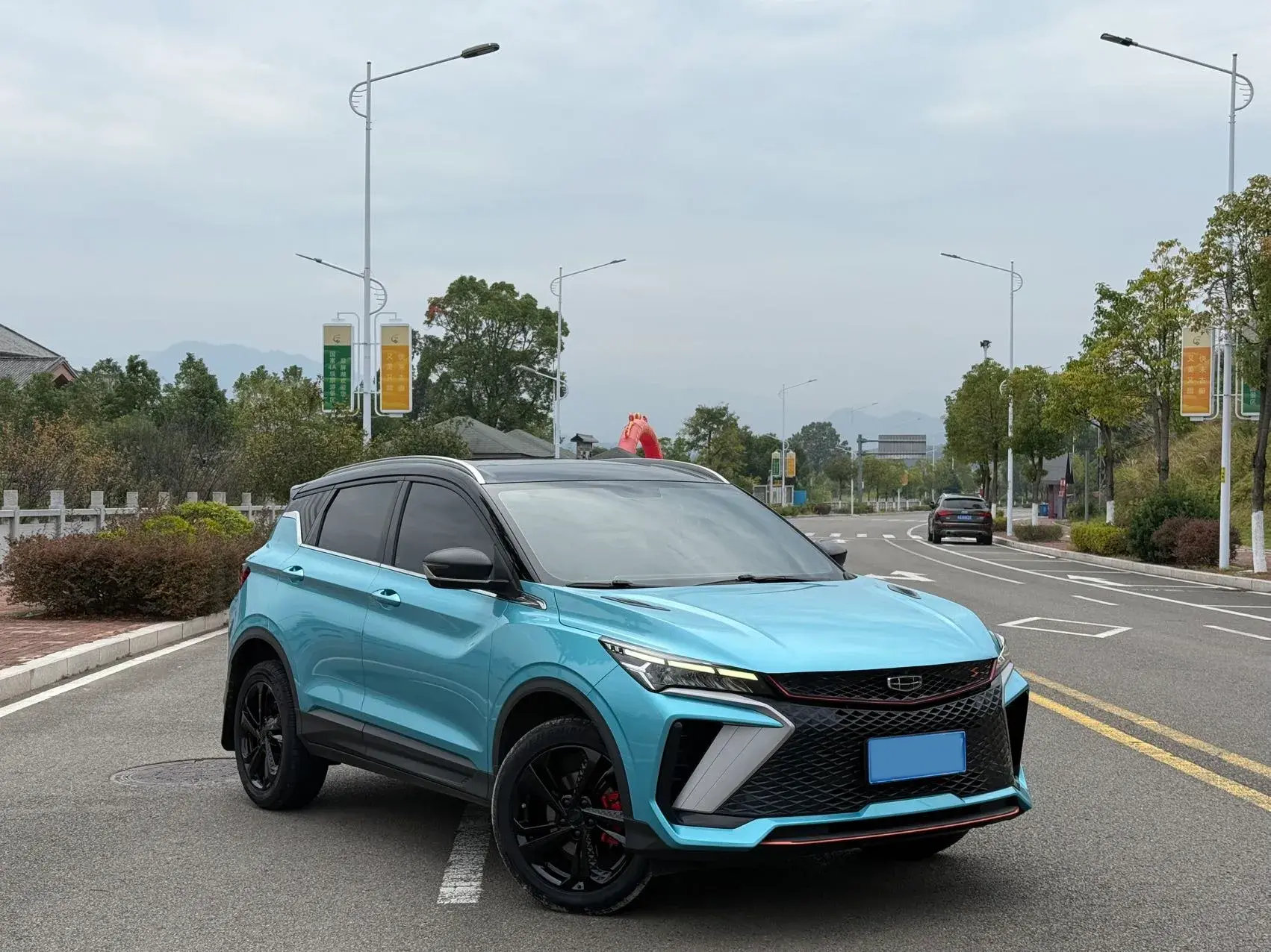 2022 GEELY COOLRAY thumbnail 3