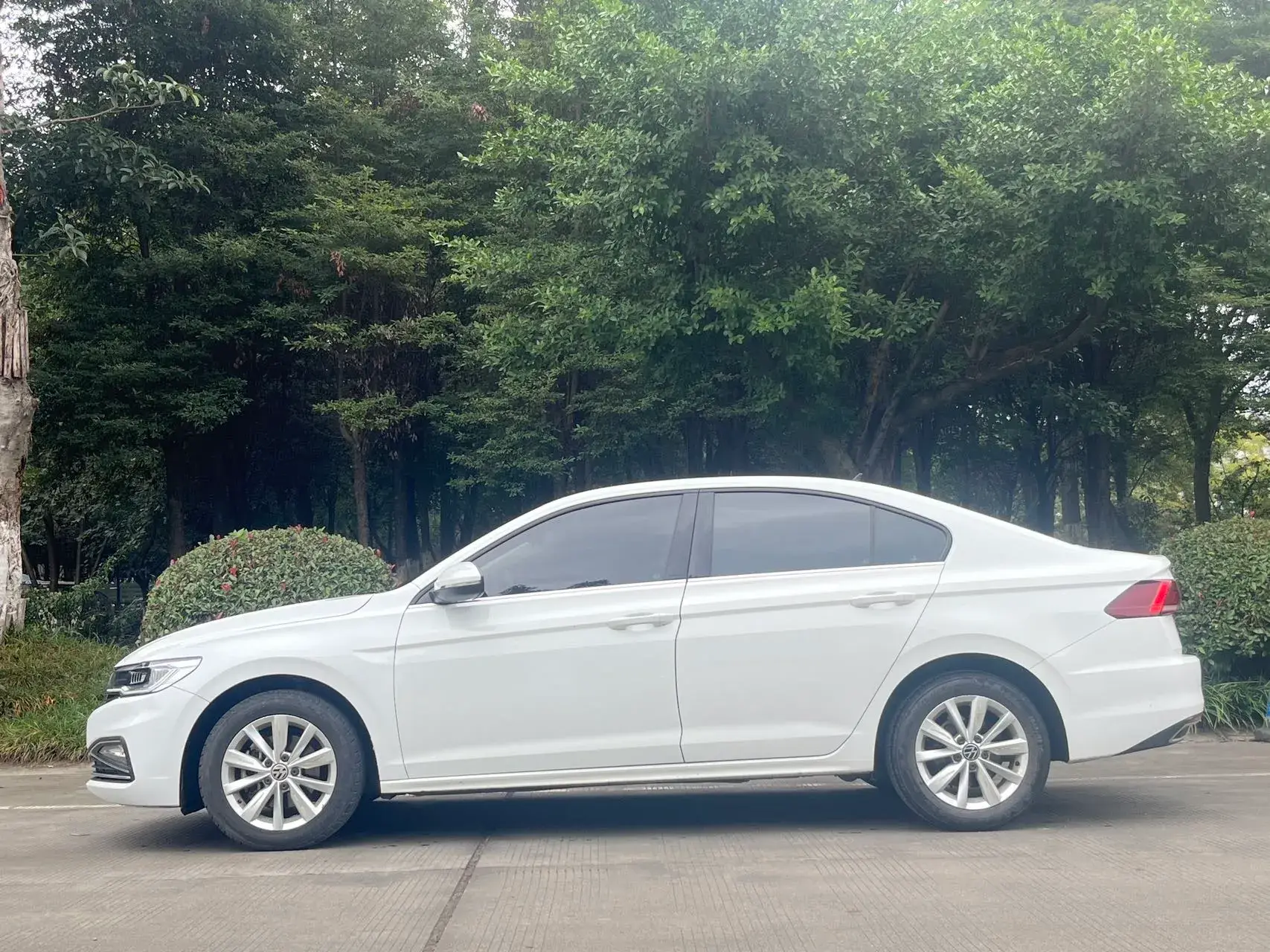 2021 VOLKSWAGEN BORA thumbnail 4