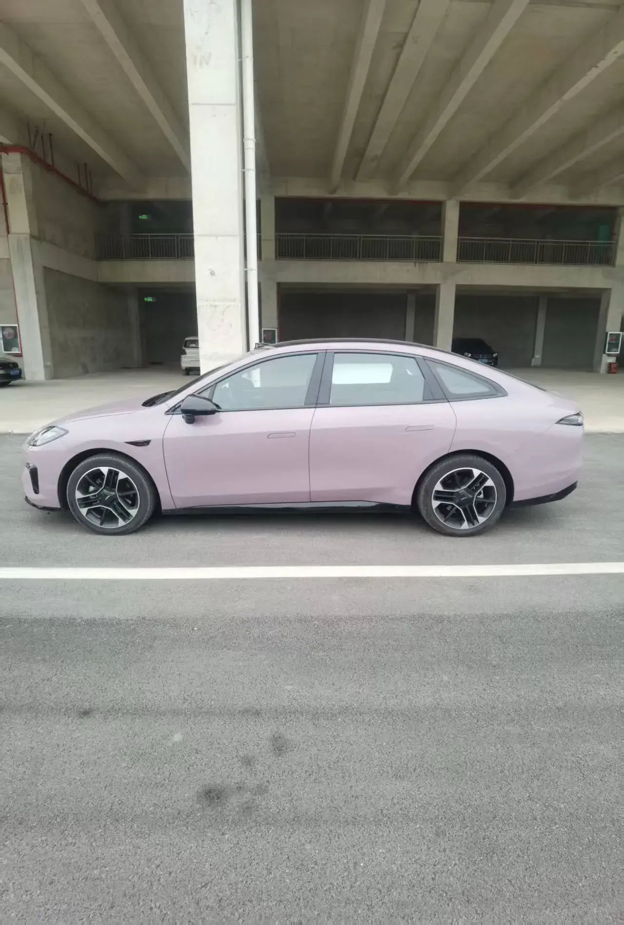 2025 AION AION thumbnail 3