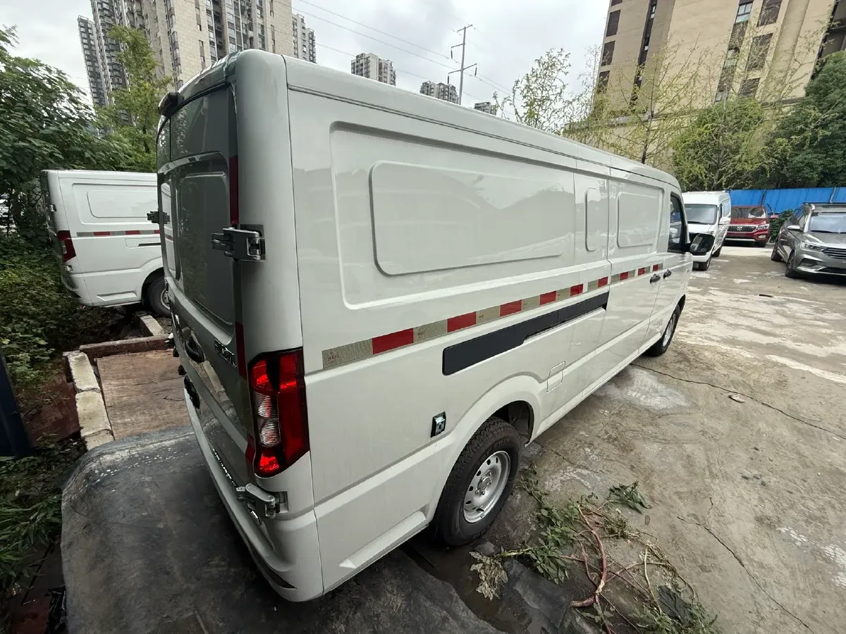 2024 Dongfeng YuFengEM27 BEV 41.472KWH,autocango,china used car exporter,china ev exporter,chinese used car exporter,chinese used ev exporter