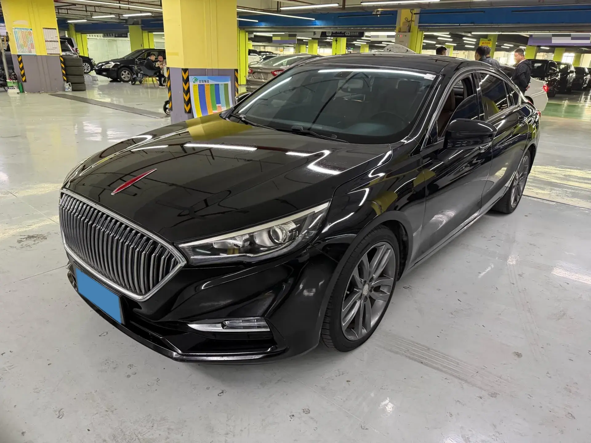 2018 HONGQI H5 view 1