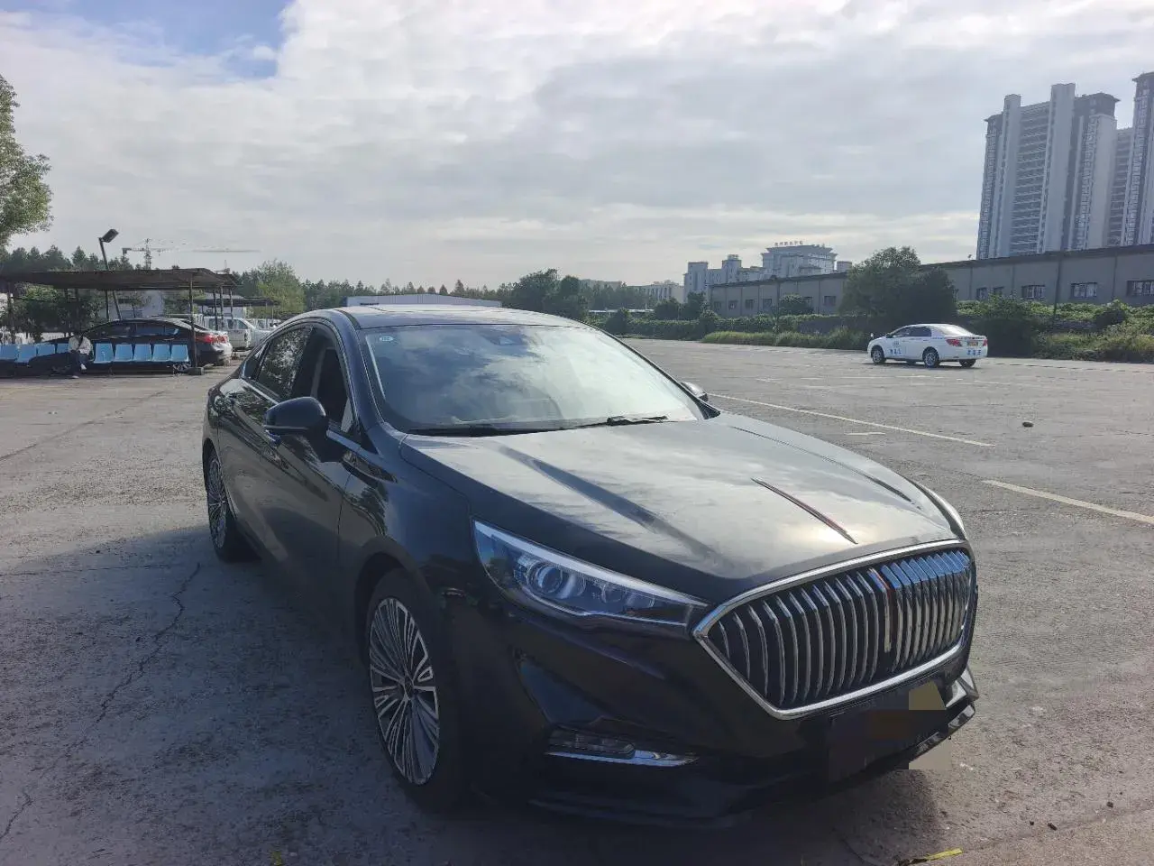 2022 HONGQI H5 thumbnail 2