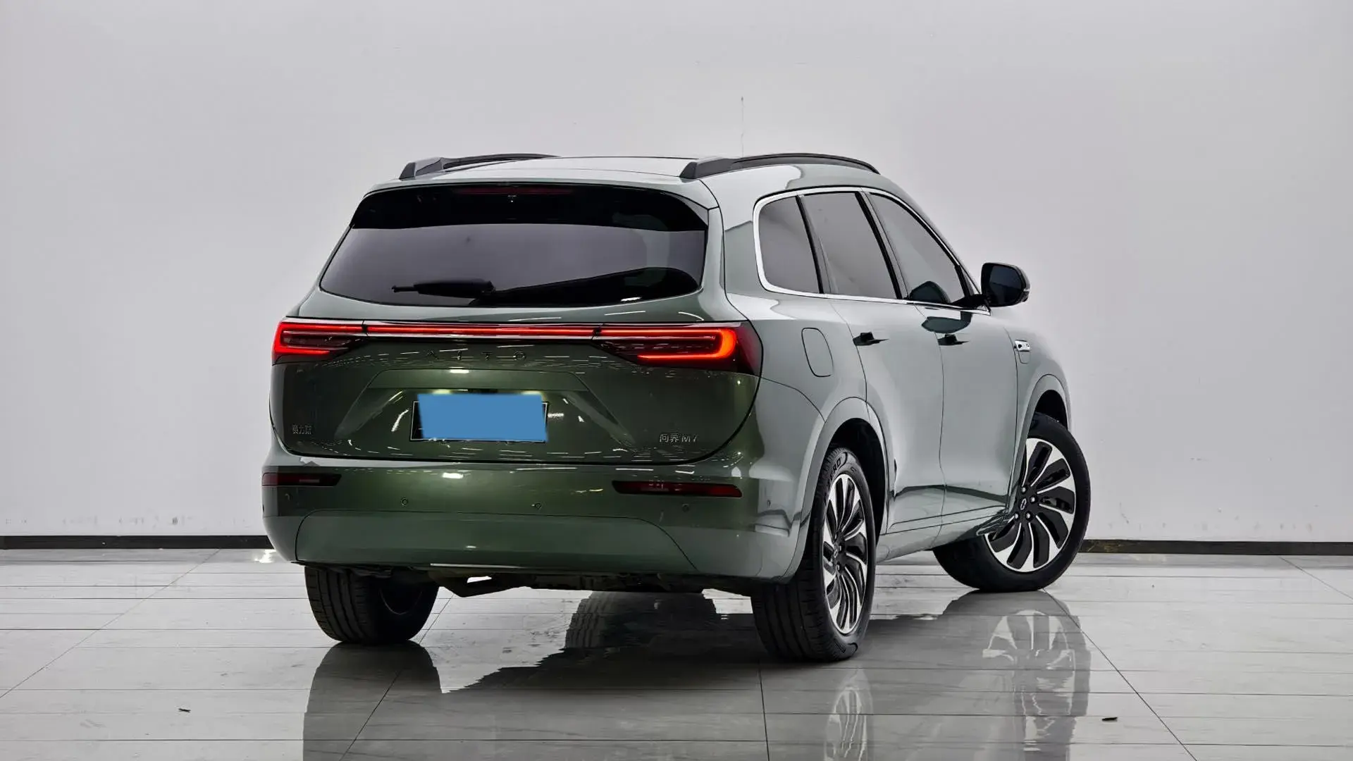 2024 AITO AITO thumbnail 4