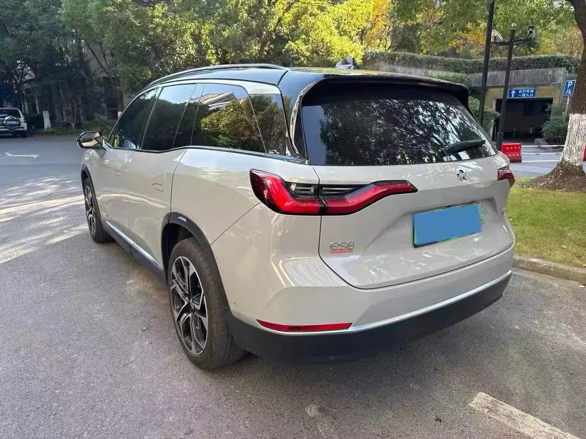2022 NIO ES8 thumbnail 2