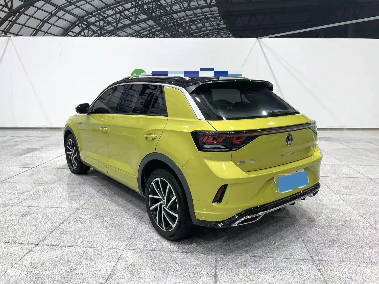 2023 VOLKSWAGEN T-ROC thumbnail 4