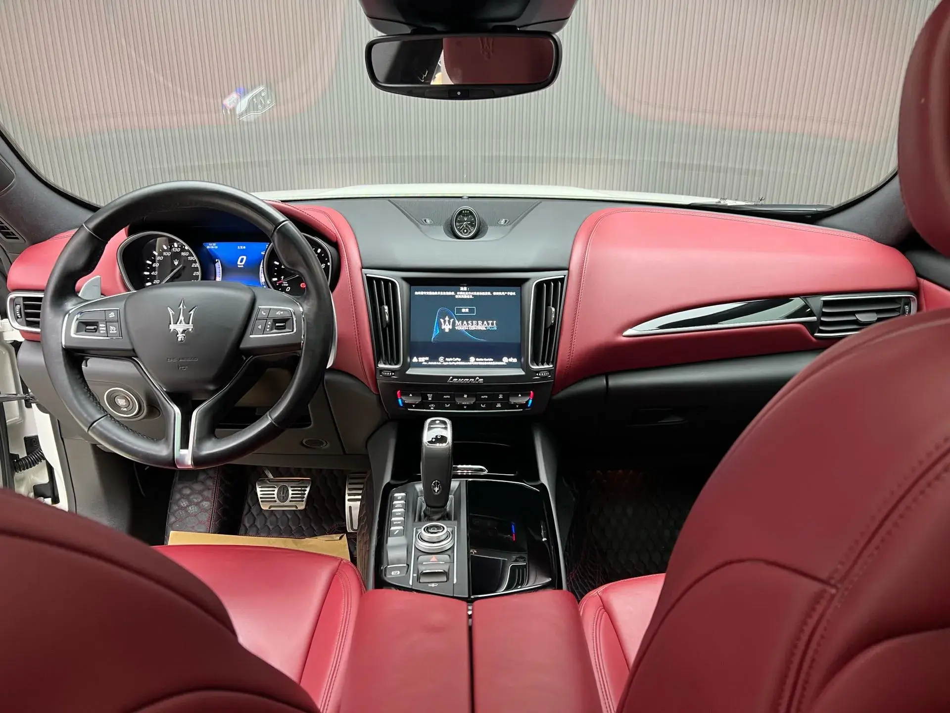 2019 MASERATI LEVANTE thumbnail 3