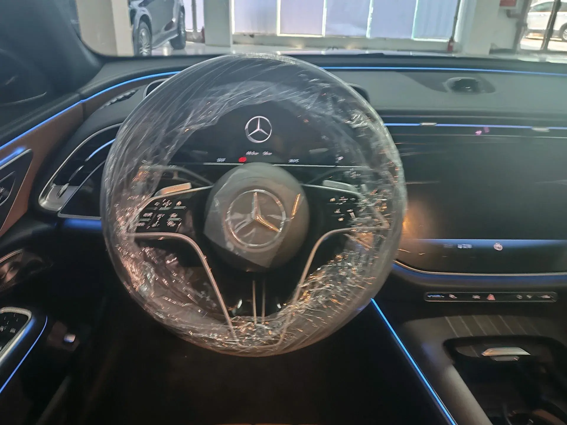 2025 MERCEDES-BENZ E thumbnail 2