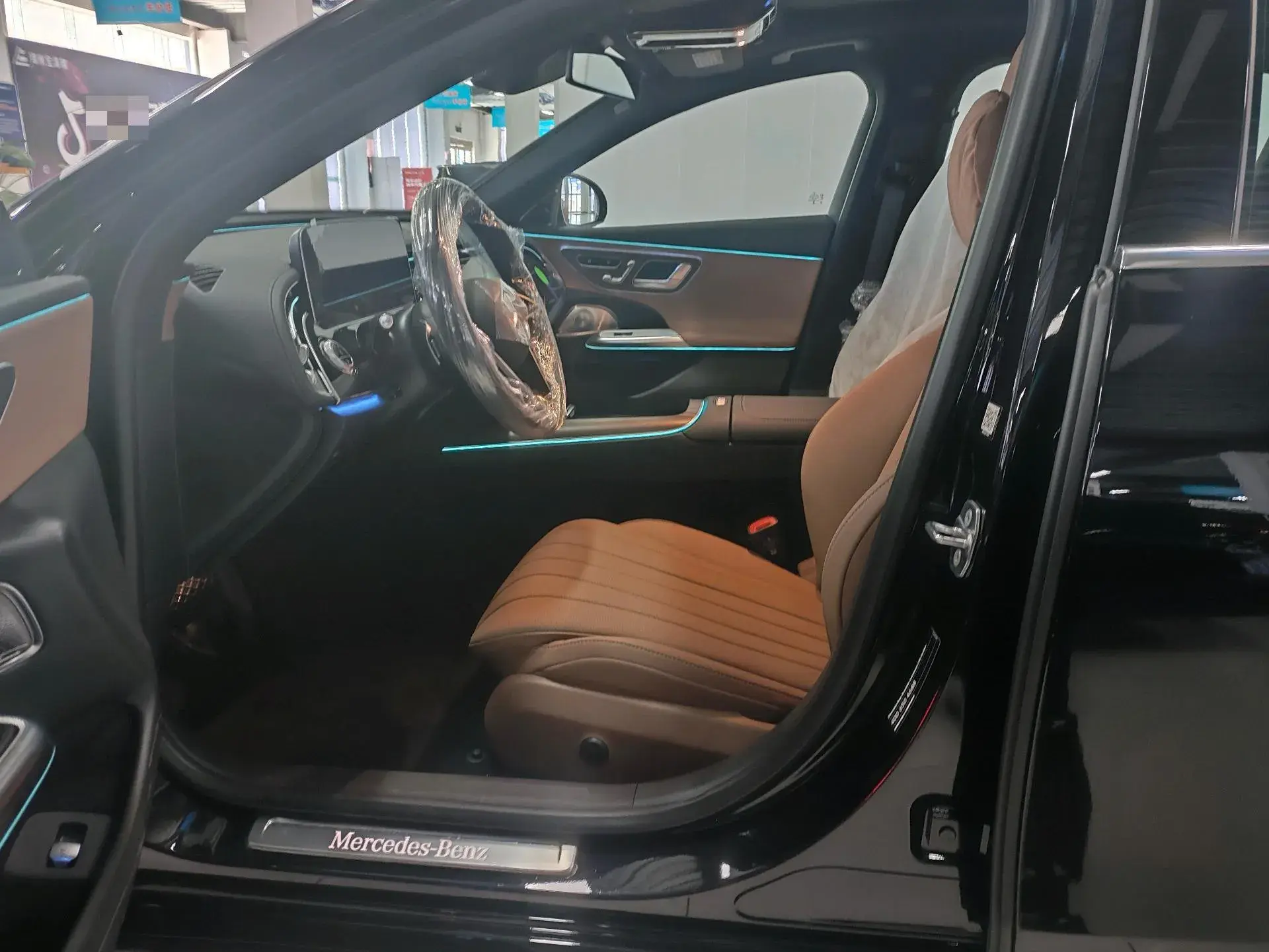 2025 MERCEDES-BENZ E thumbnail 4