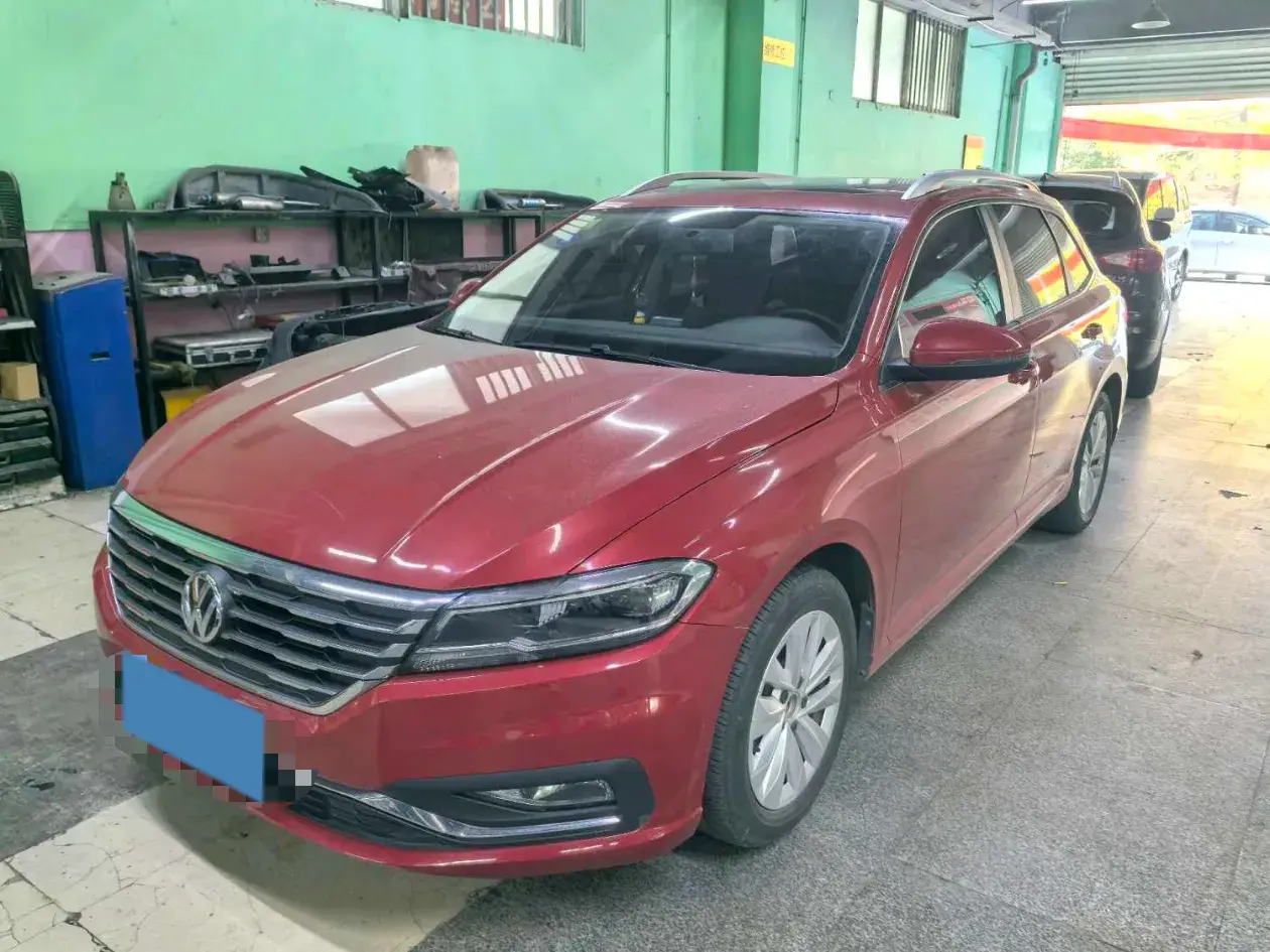 2018 VOLKSWAGEN LAVIDA view 1