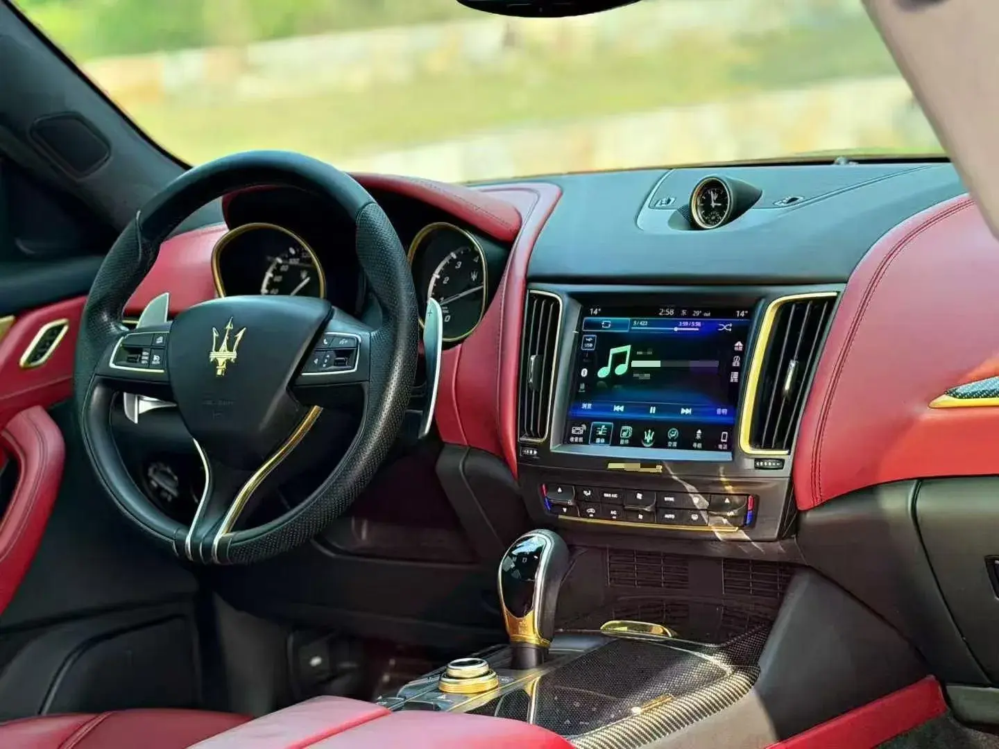 2018 MASERATI LEVANTE thumbnail 4