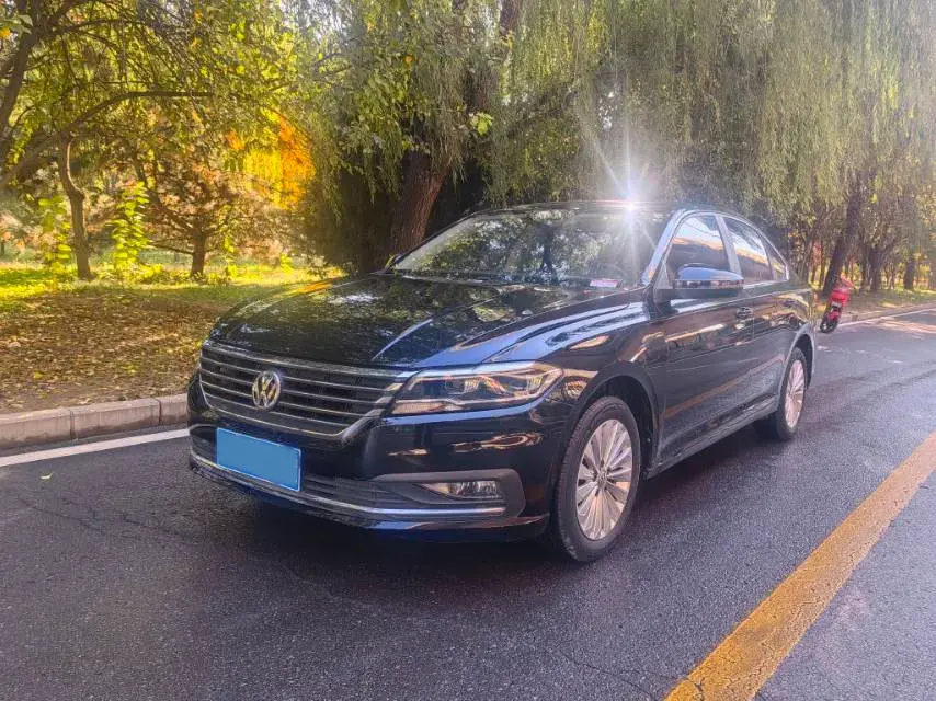 2019 VOLKSWAGEN LAVIDA view 1