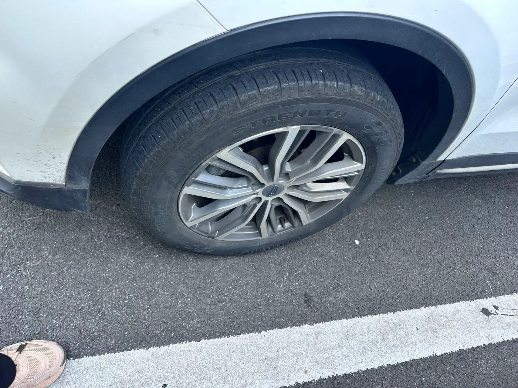 2020 GEELY AZKARRA thumbnail 2