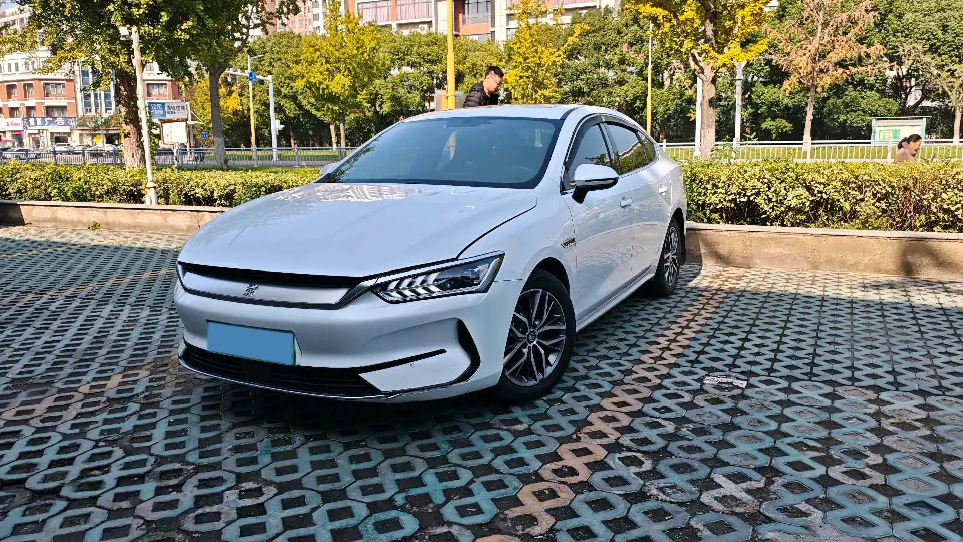 2019 BYD QIN view 1