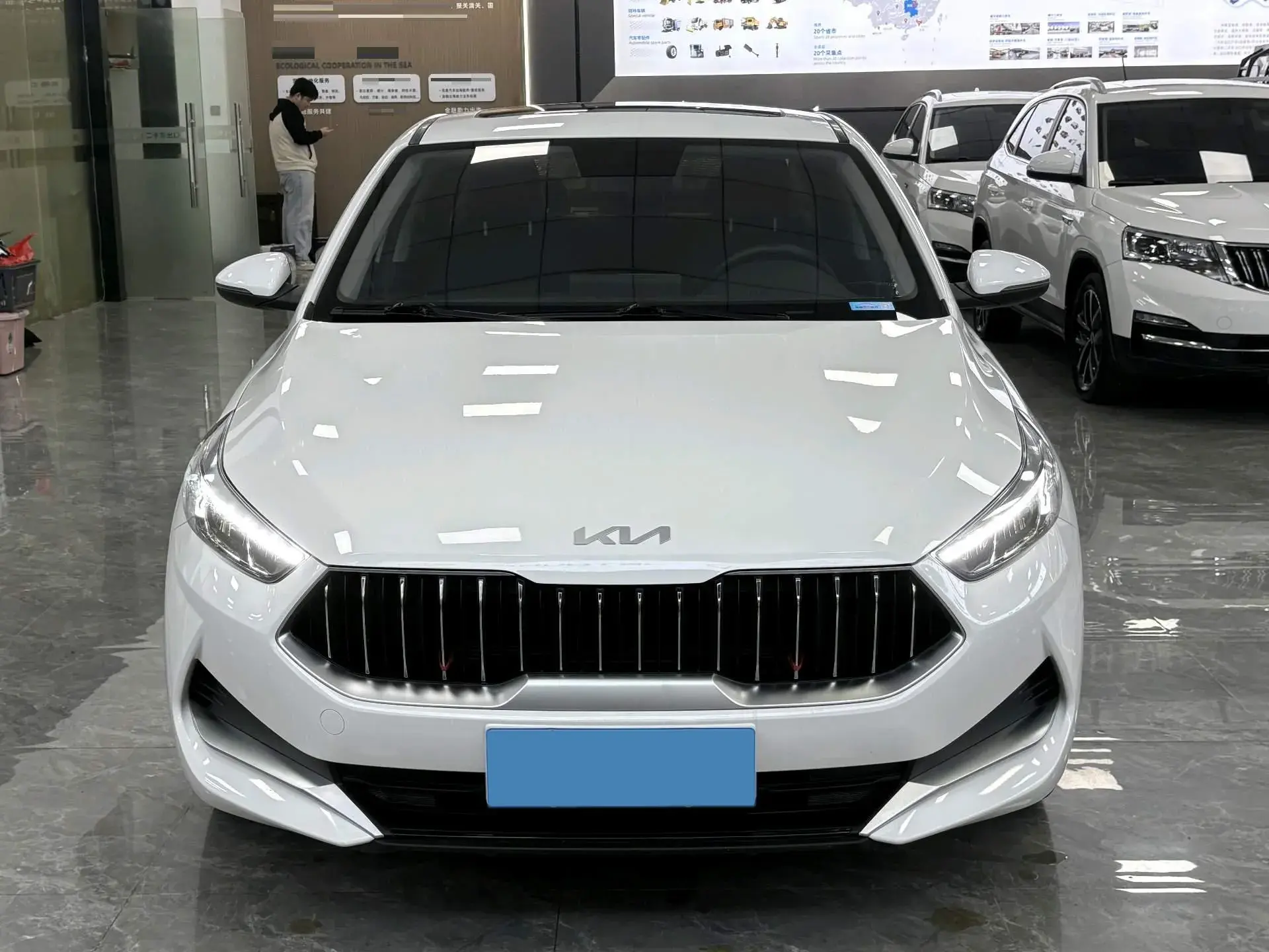 2021 KIA K3 thumbnail 2