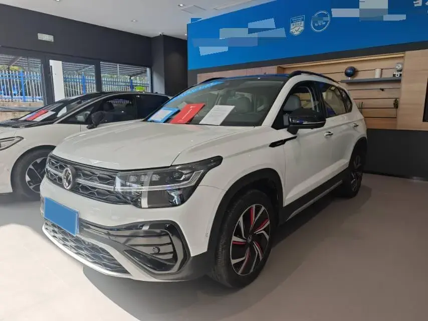 2024 VOLKSWAGEN THARU view 1