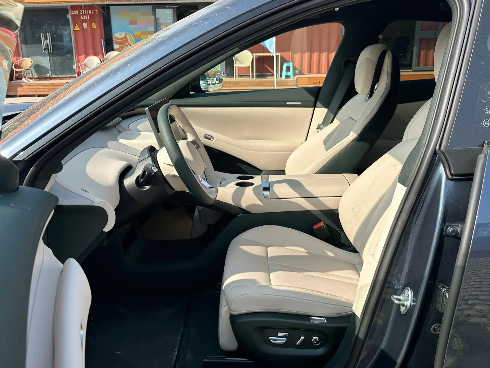 2025 MI YU7 thumbnail 4