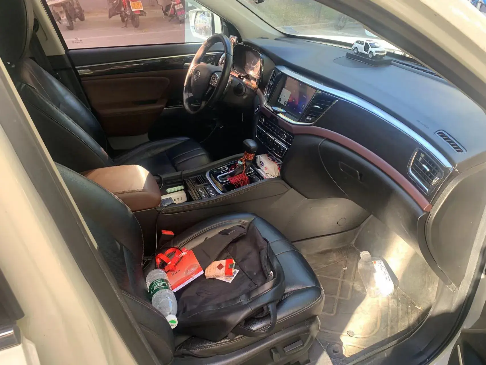 2017 GAC TRUMPCHI thumbnail 4