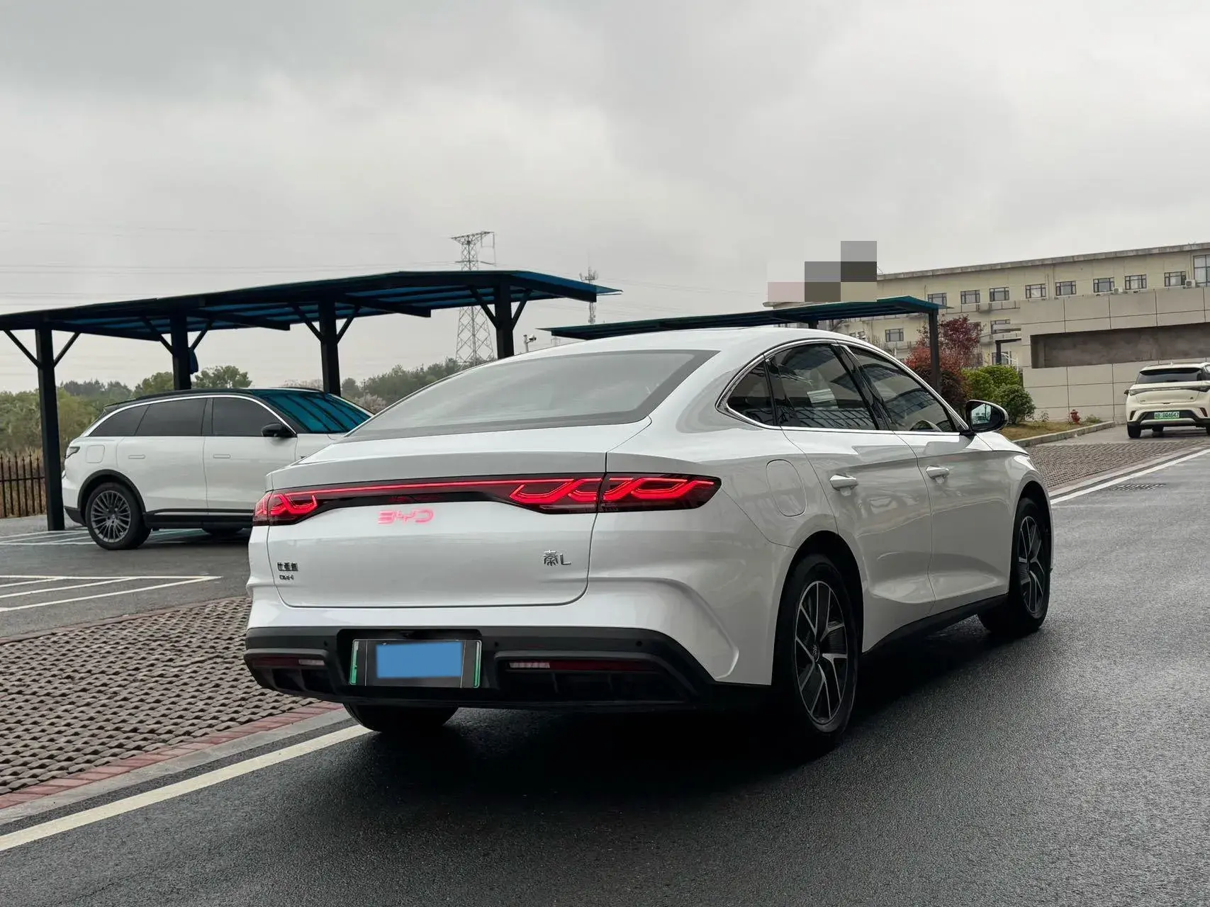 2024 BYD QINL thumbnail 4