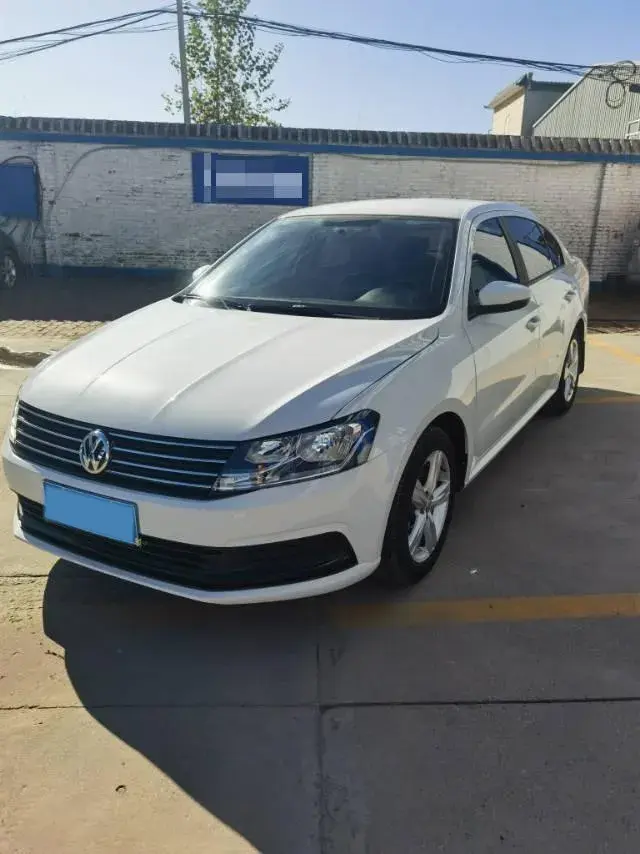 2017 VOLKSWAGEN LAVIDA view 1