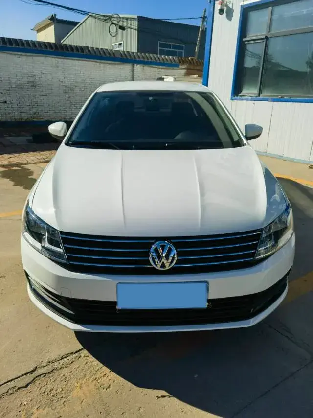 2017 VOLKSWAGEN LAVIDA thumbnail 3