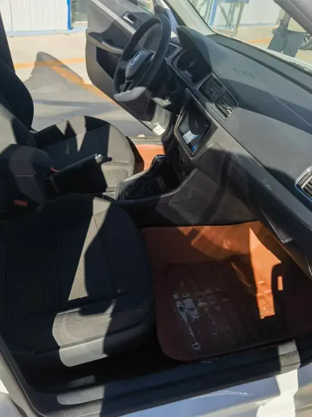 2017 VOLKSWAGEN LAVIDA thumbnail 4