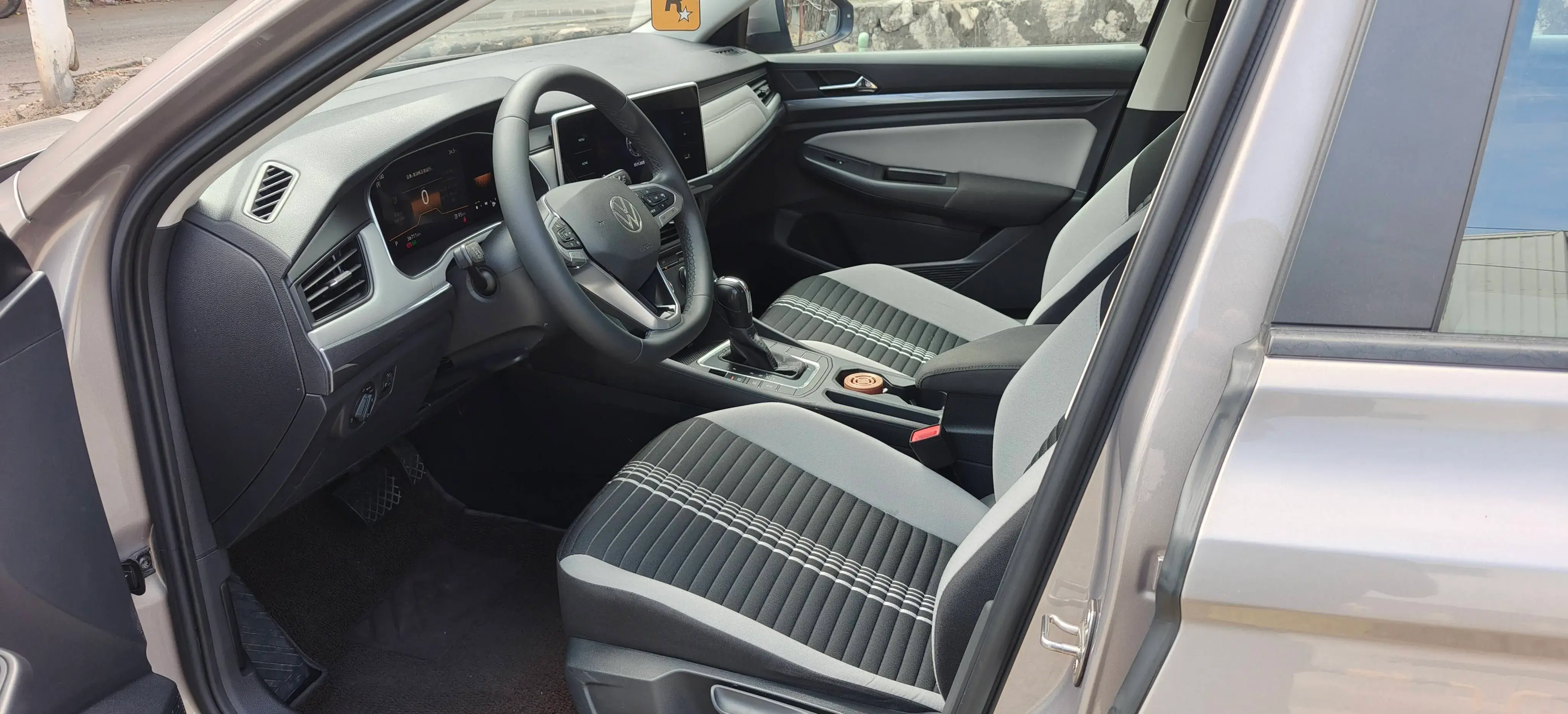 2023 VOLKSWAGEN BORA thumbnail 3