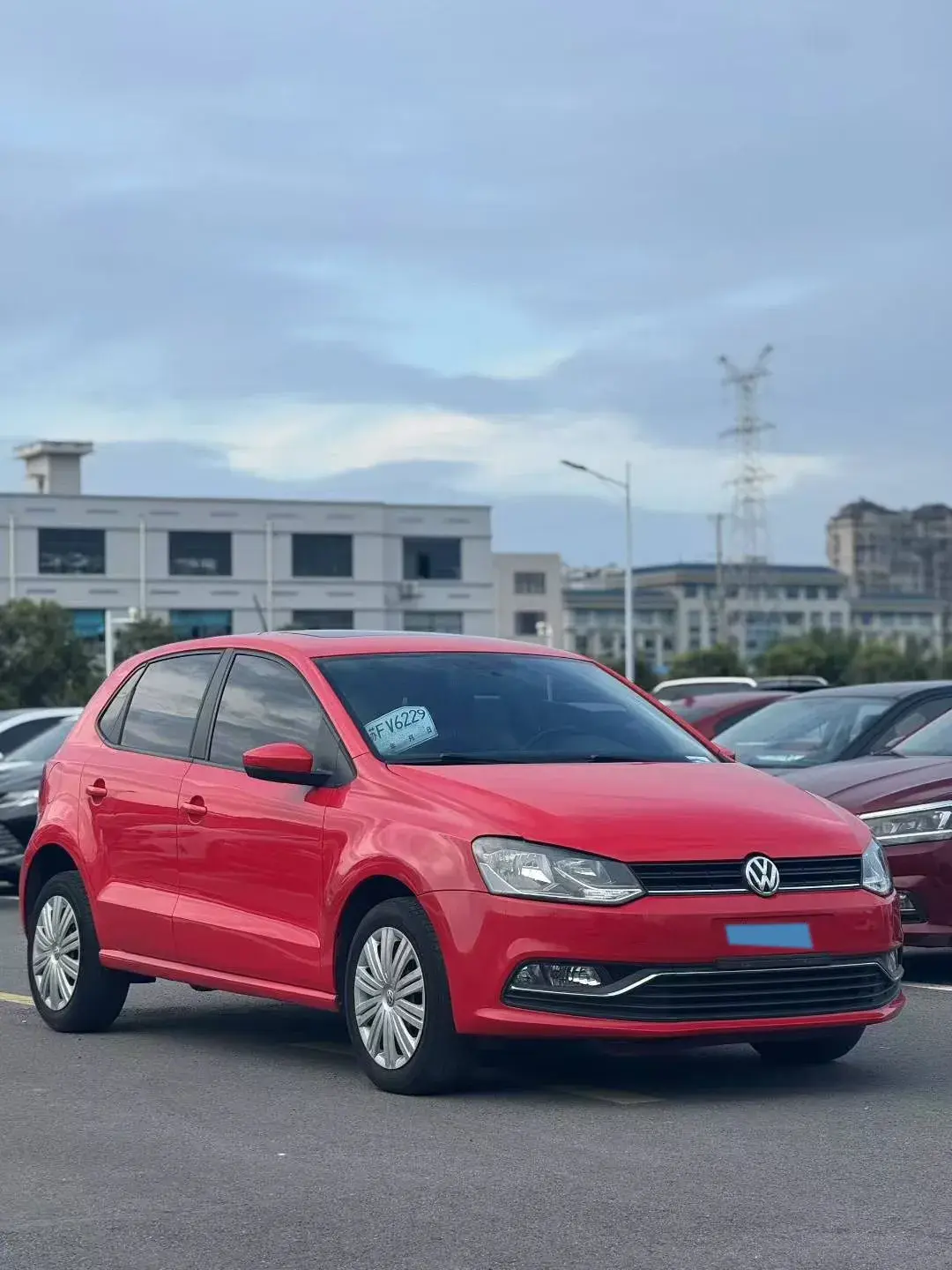 2016 VOLKSWAGEN POLO thumbnail 3