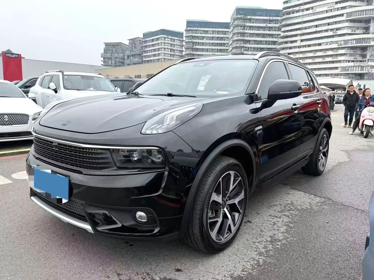 2019 LYNK&CO 01 view 1