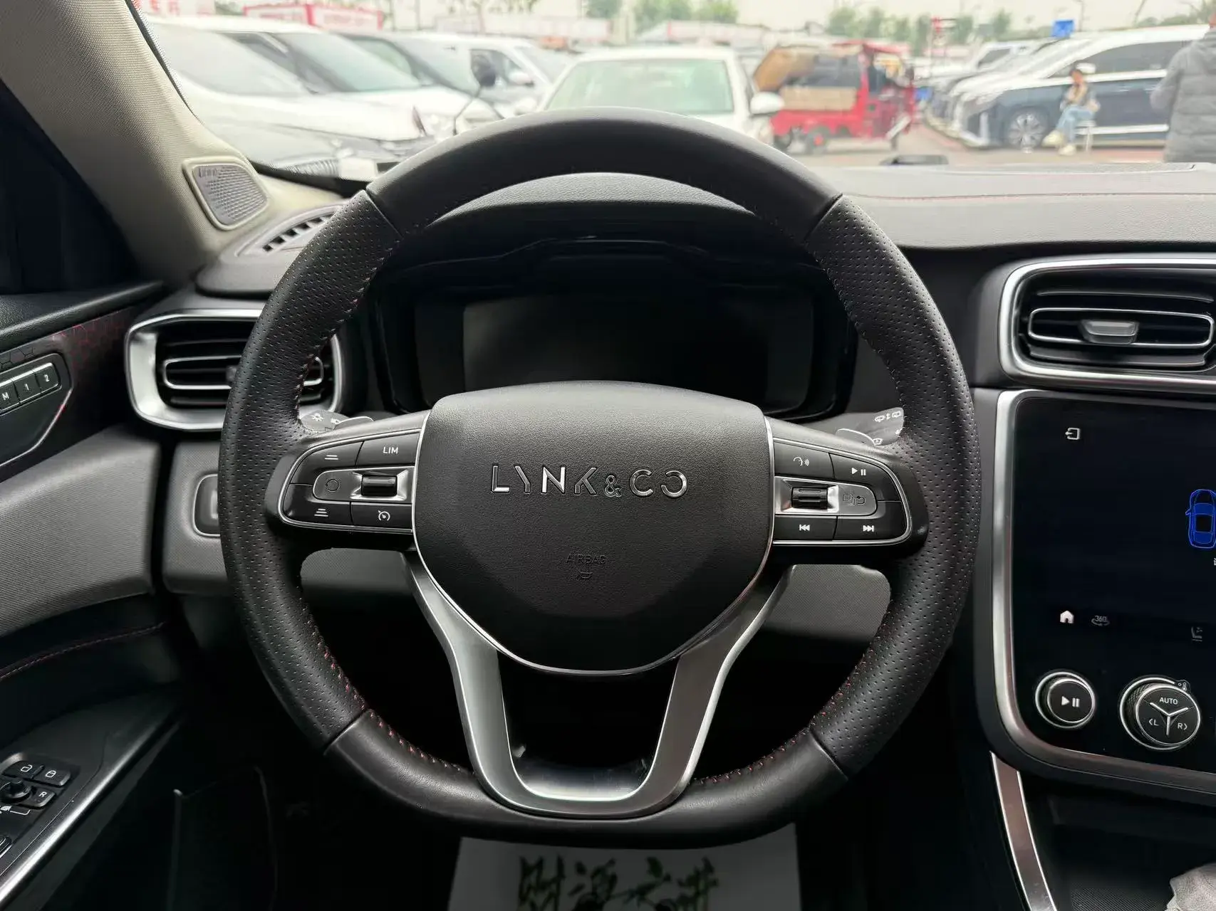 2019 LYNK&CO 01 thumbnail 4