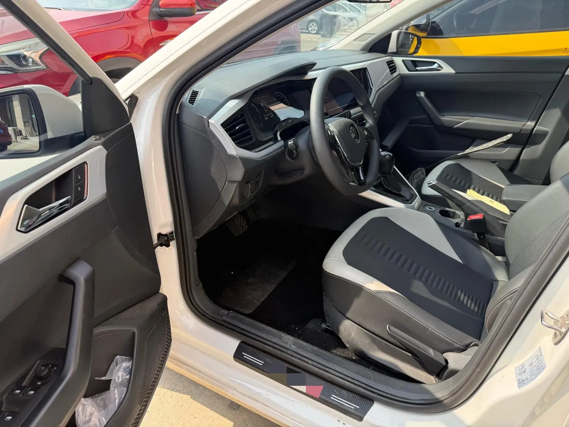 2021 VOLKSWAGEN POLO thumbnail 3