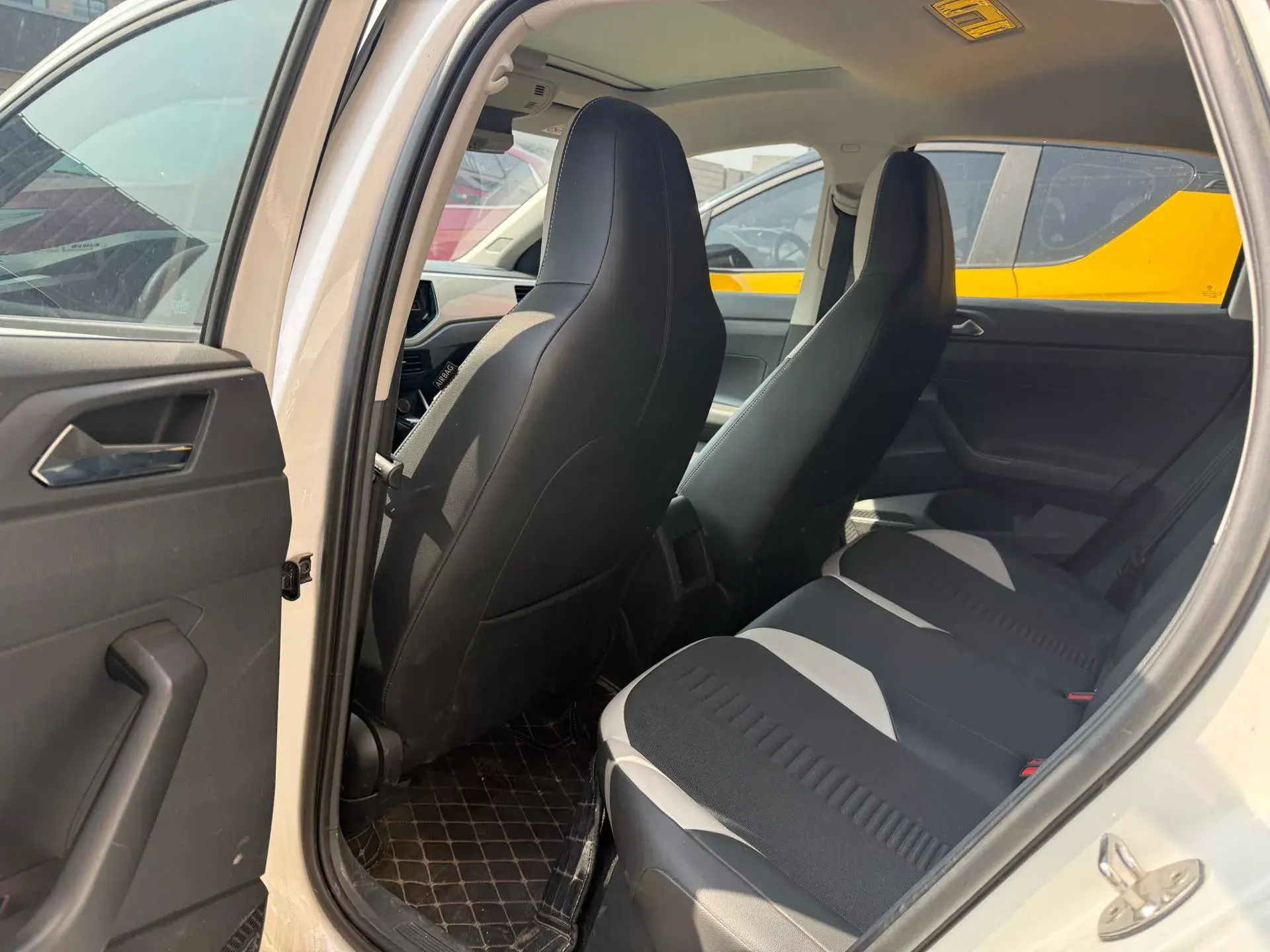 2021 VOLKSWAGEN POLO thumbnail 4