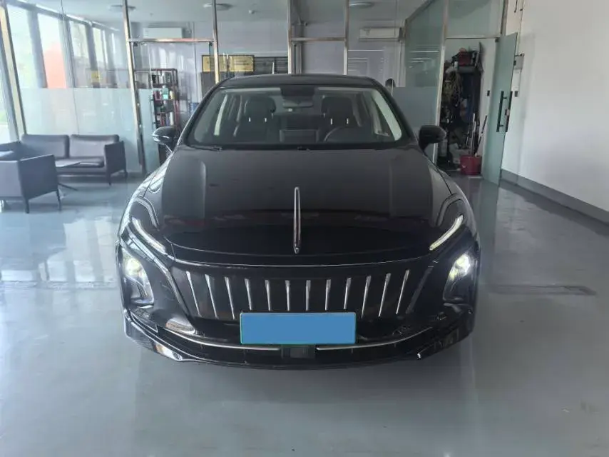 2022 HONGQI E-QM5 thumbnail 2