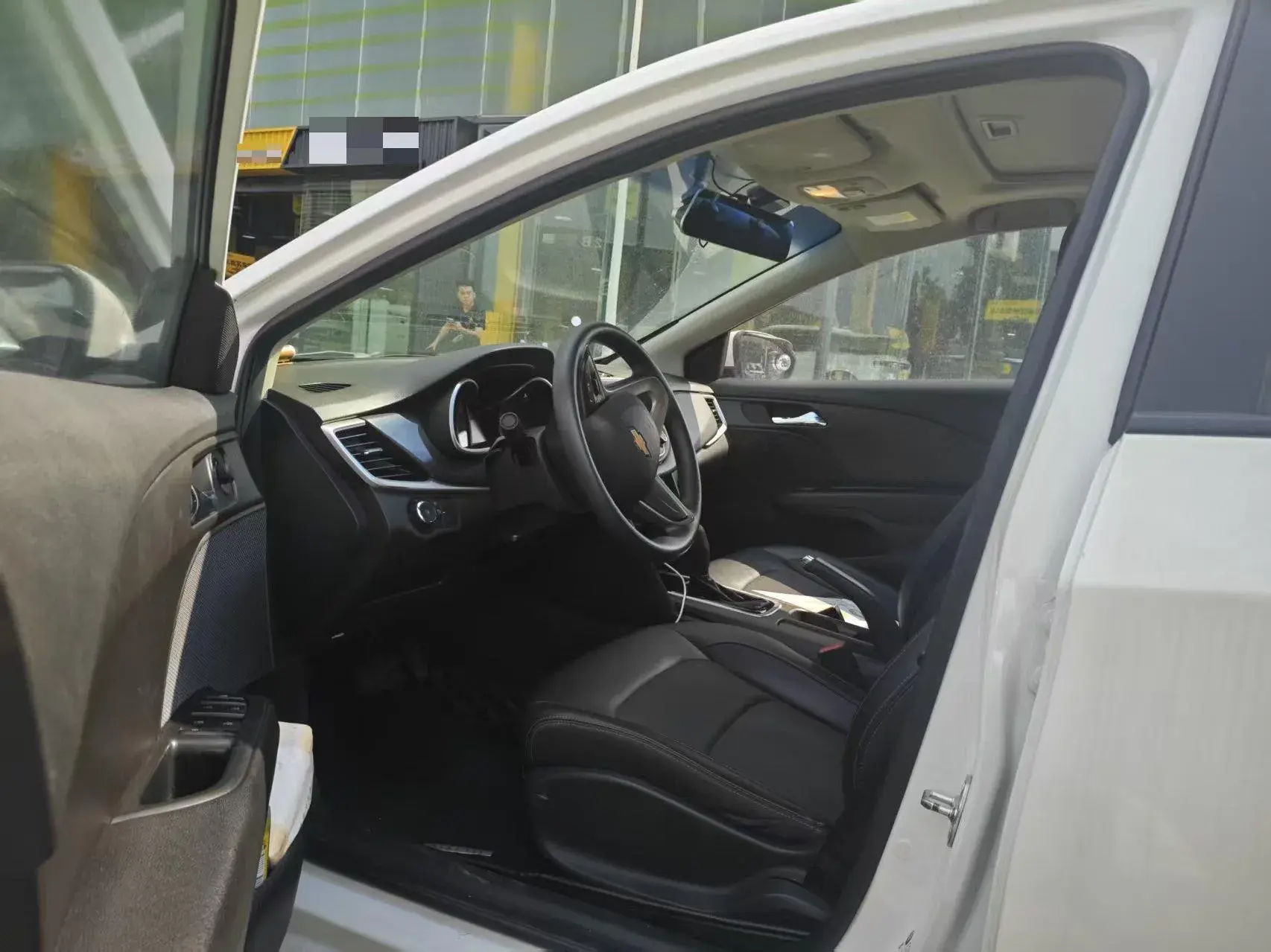 2019 CHEVROLET CAVALIER thumbnail 2