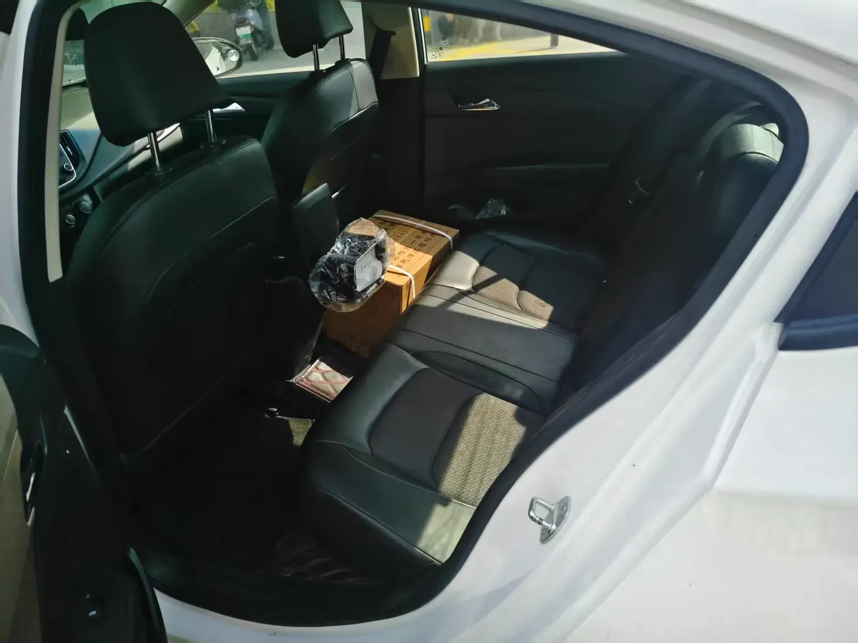 2019 CHEVROLET CAVALIER thumbnail 3