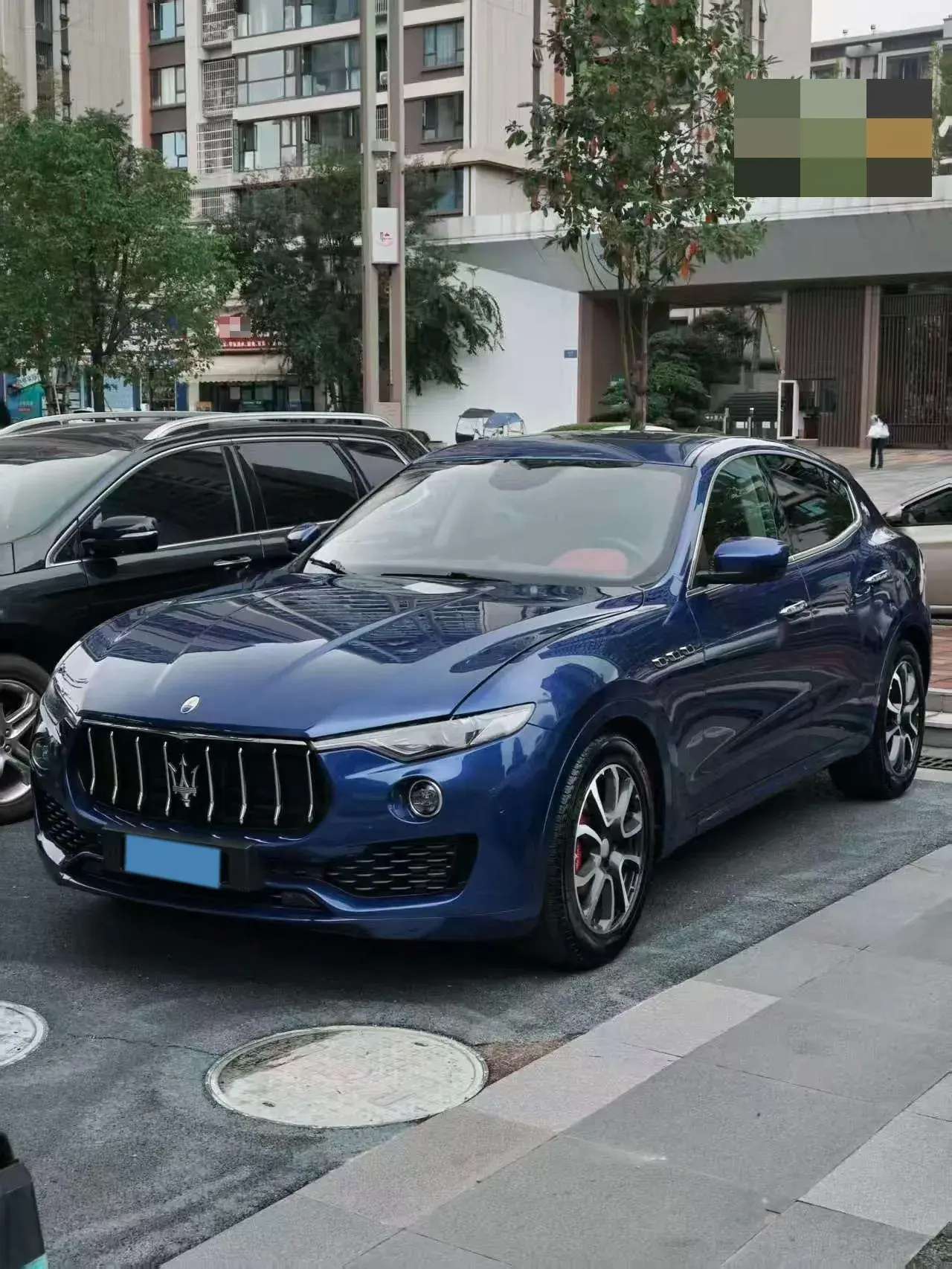 2018 MASERATI LEVANTE view 1